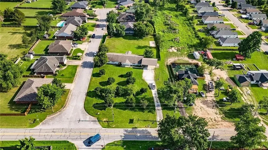 908 E New Hope Road, Rogers