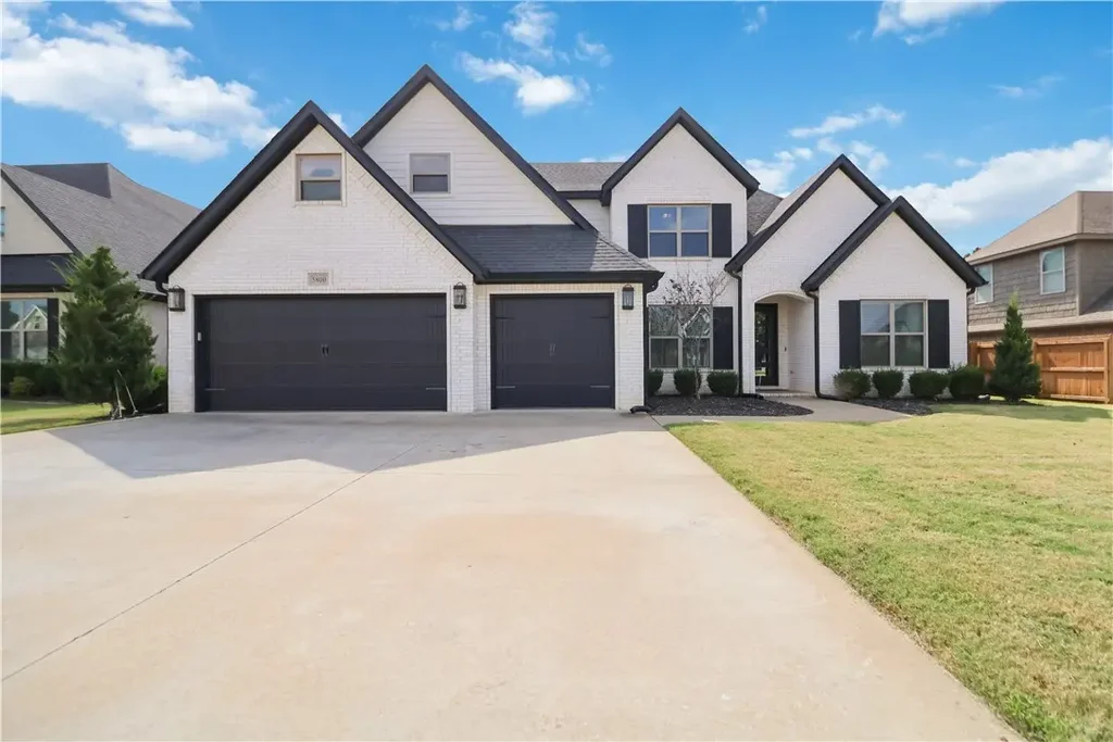 5800 W Sommerset Street, Rogers