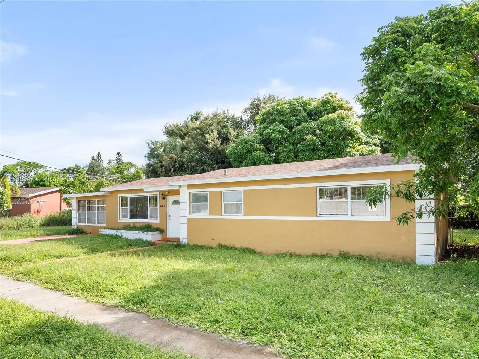 Photo of Listing #A11889947