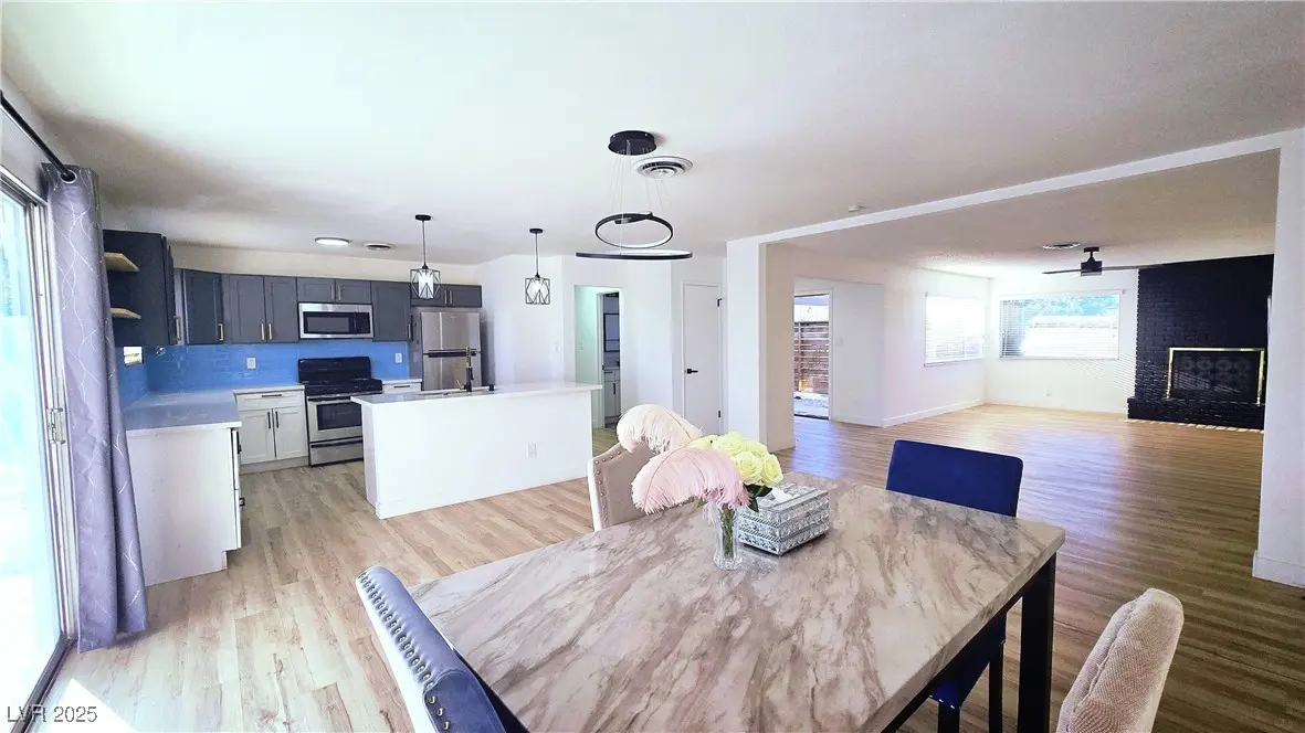 Photo of Listing #2724697