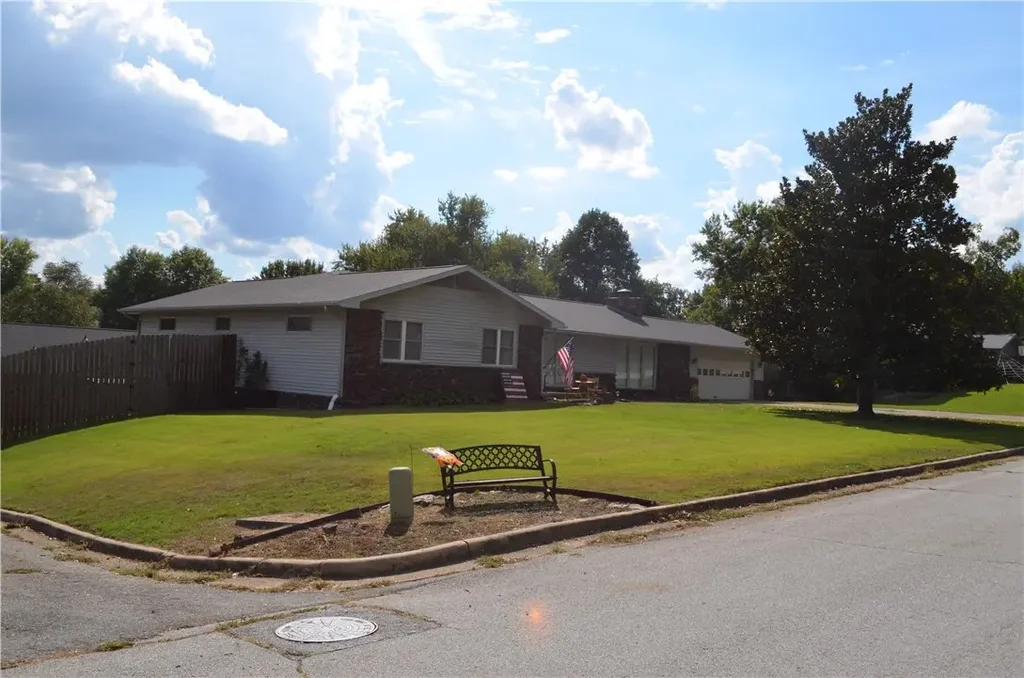 1600 Brentwood Drive, Harrison