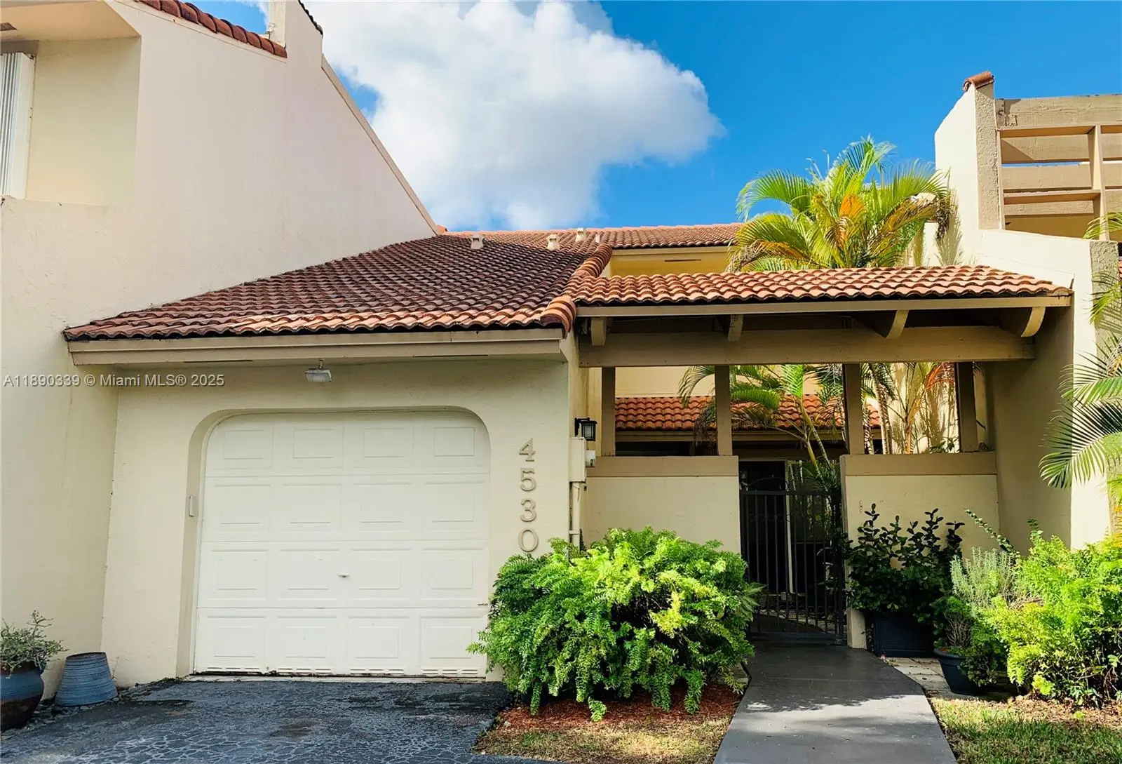 Photo of Listing #A11890339