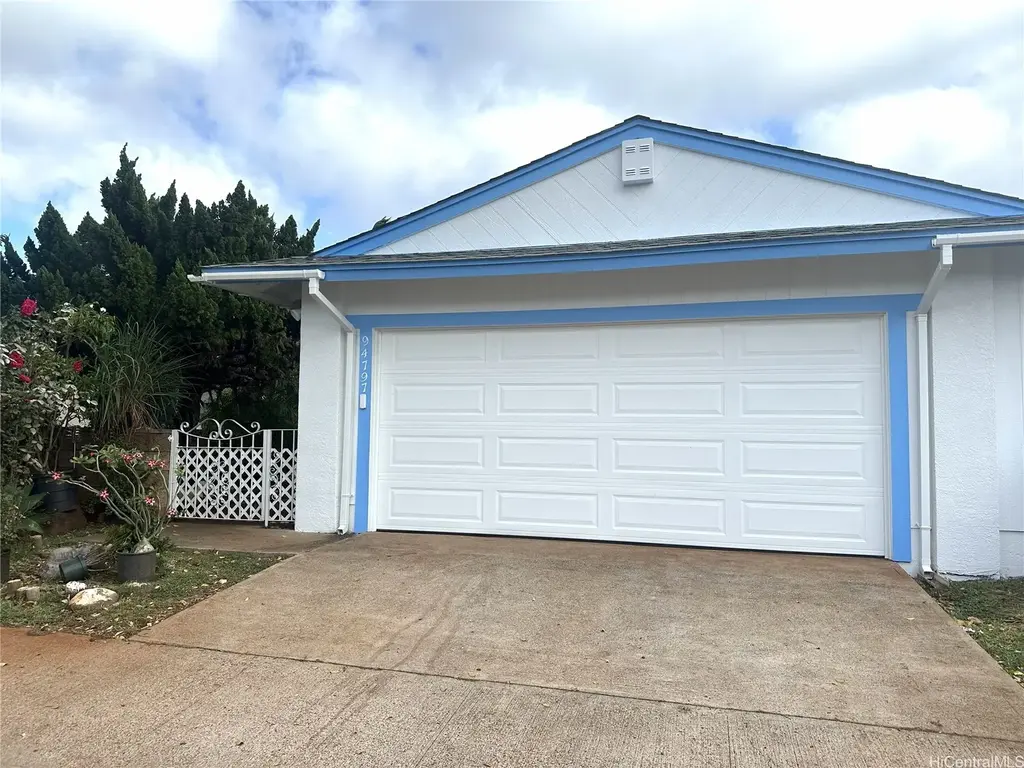 94-797 Nolupe Street, Waipahu