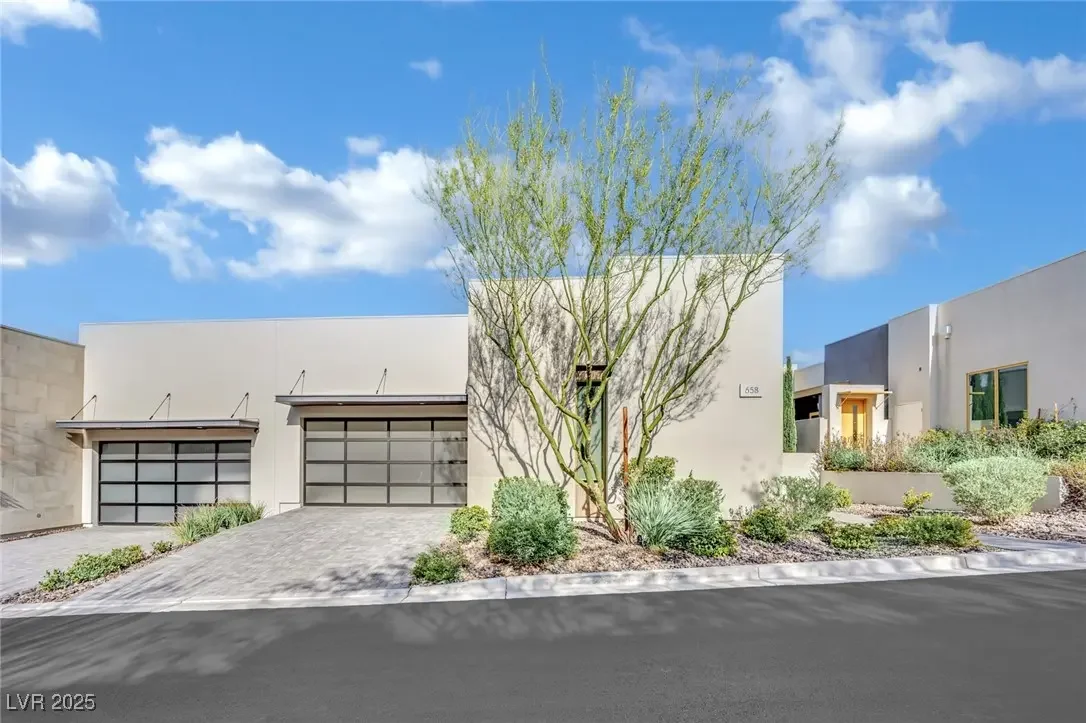 Photo of Listing #2724377