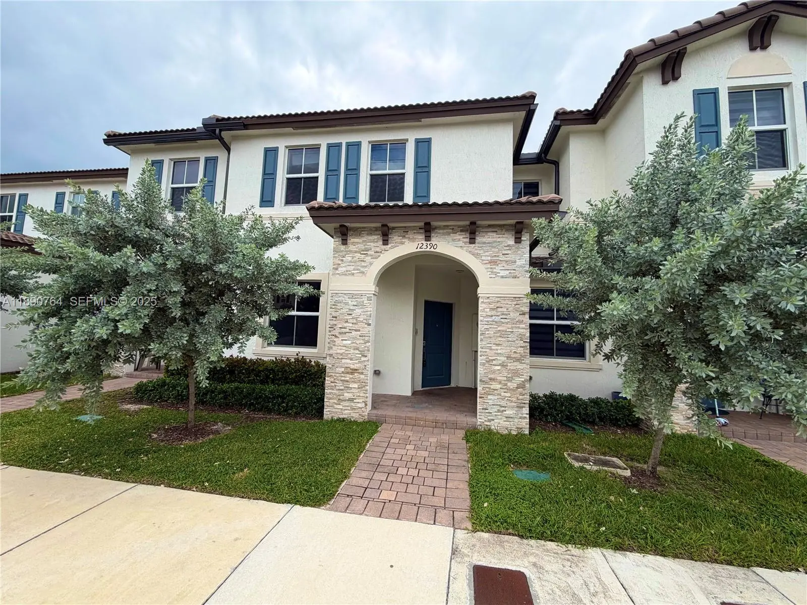 Photo of Listing #A11890764