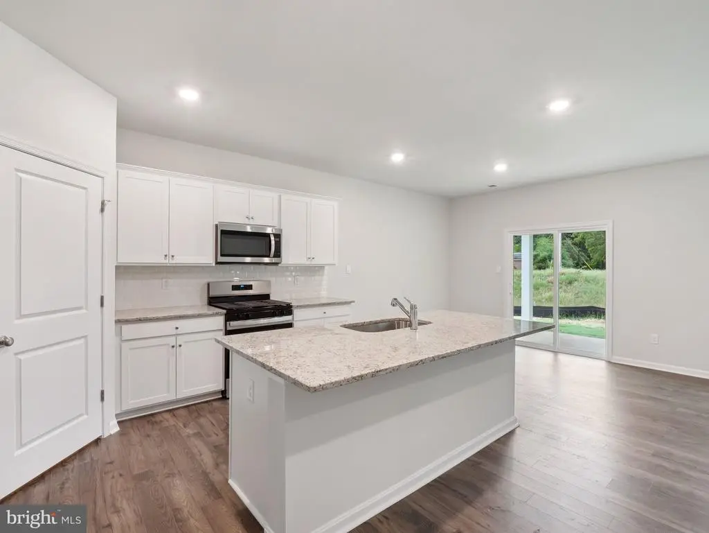 202 Glenmore Ln, Keswick