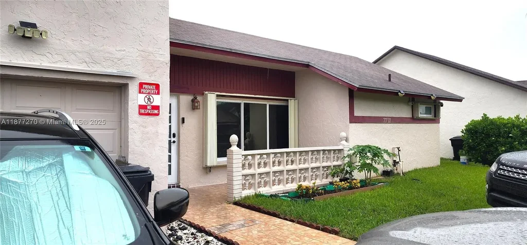 7707 Sw 8th St, North Lauderdale