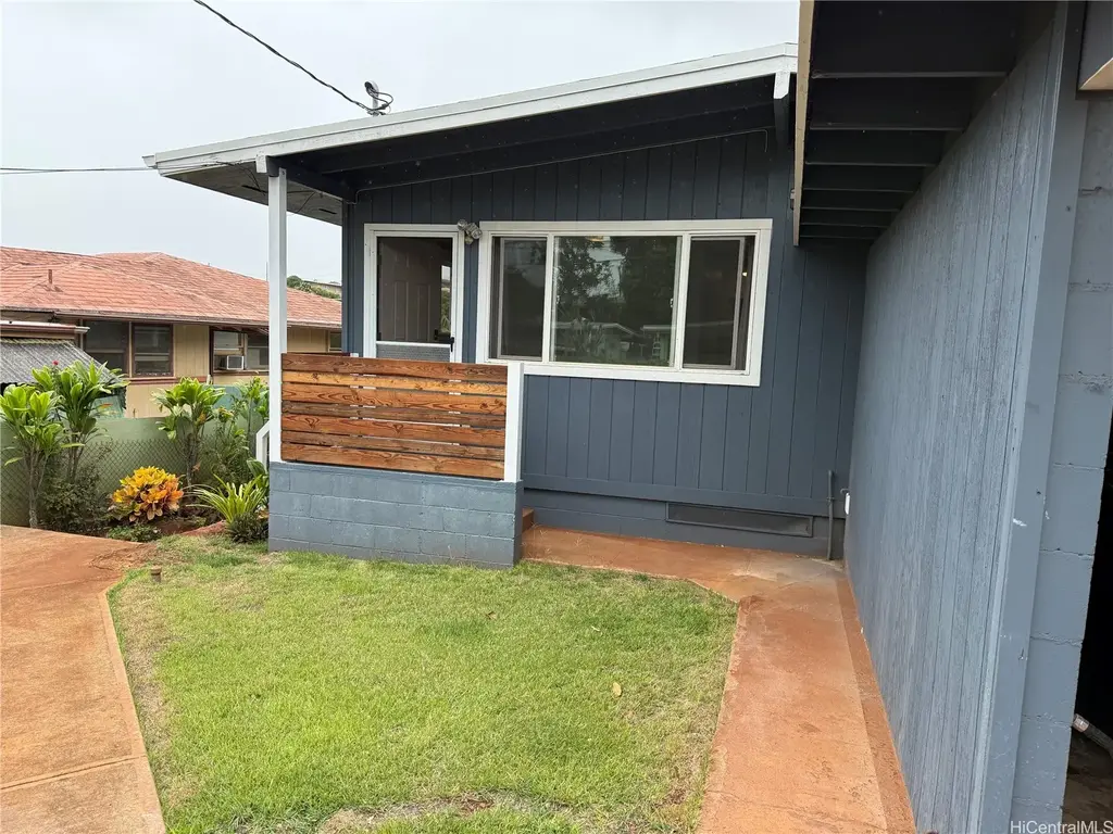 1460 Hoohulu Street, Pearl City