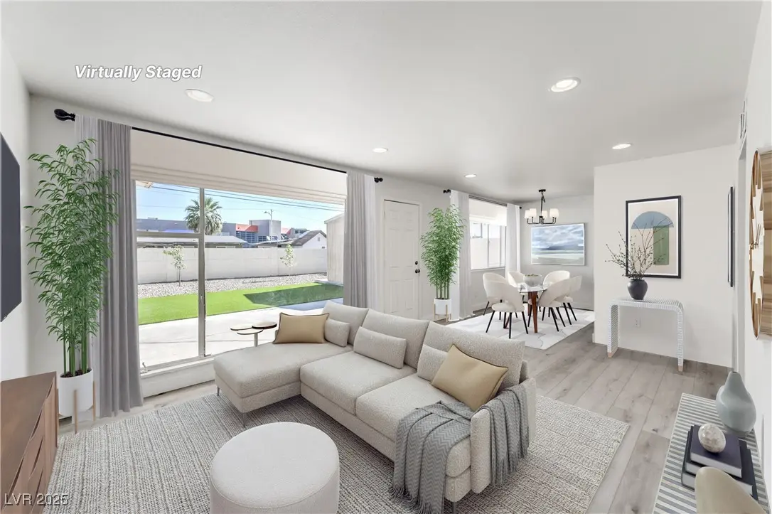 Photo of Listing #2725098