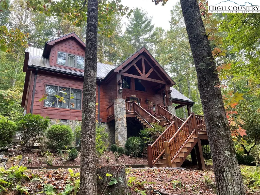 532 Woodland Ridge, Lansing
