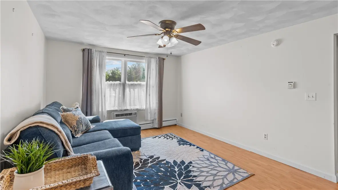 510 Child St # 305b, Warren