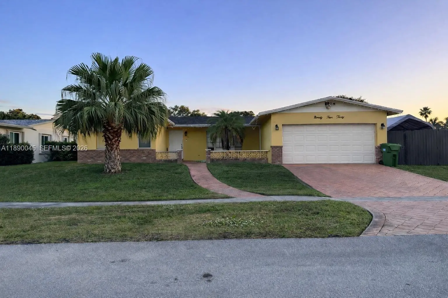 Photo of Listing #A11890045