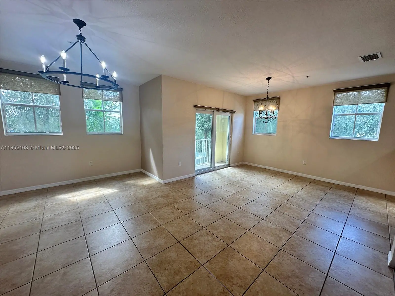 Photo of Listing #A11892103