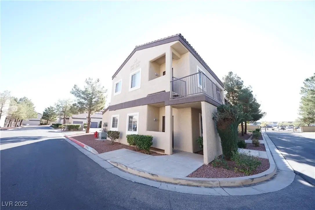 Photo of Listing #2725360