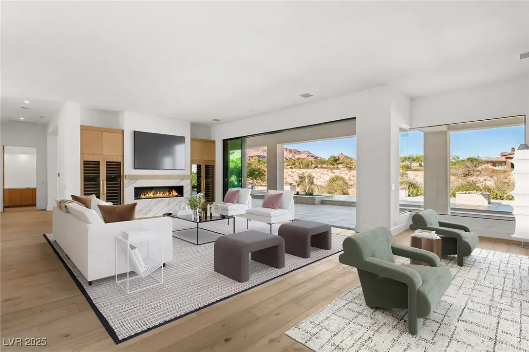 Photo of Listing #2725023