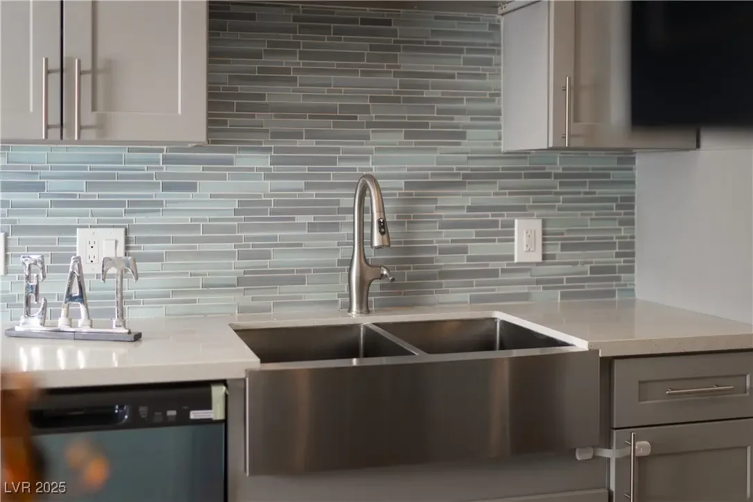 Photo of Listing #2725663