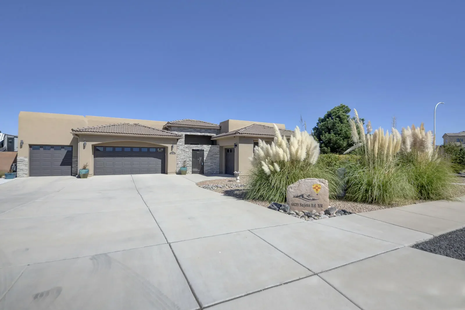 6639 Sujeto Road Nw, Albuquerque
