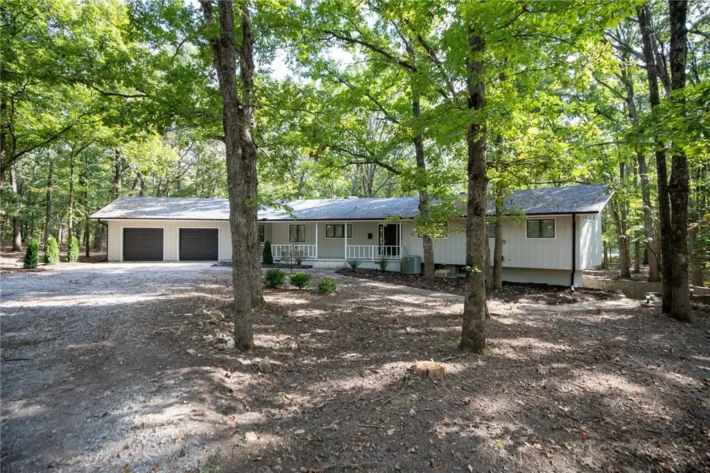 10700 Old Charley Road, Gravette