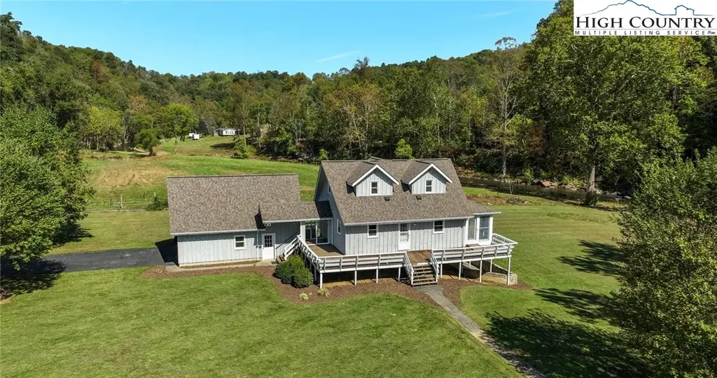 410 River Drive, Warrensville