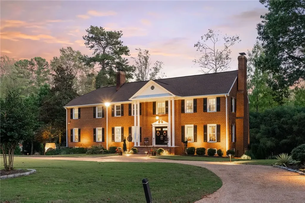 23 Whittakers Mill Road, Williamsburg