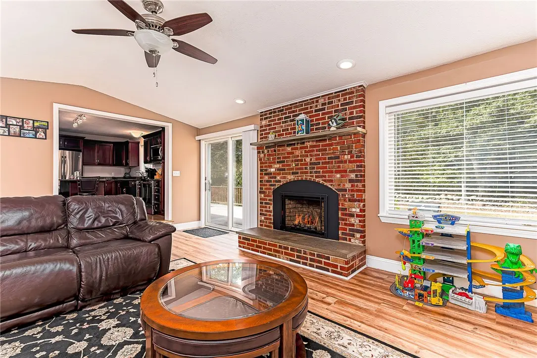 45 Elizabeth Cooper Dr, Charlestown