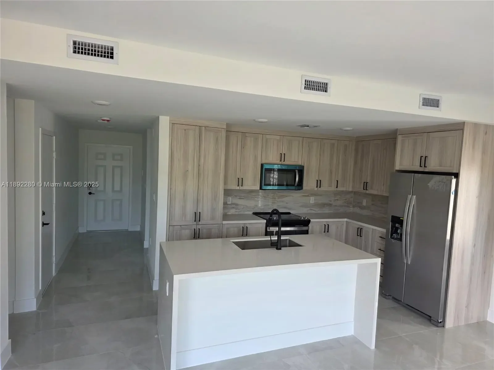 Photo of Listing #A11892280