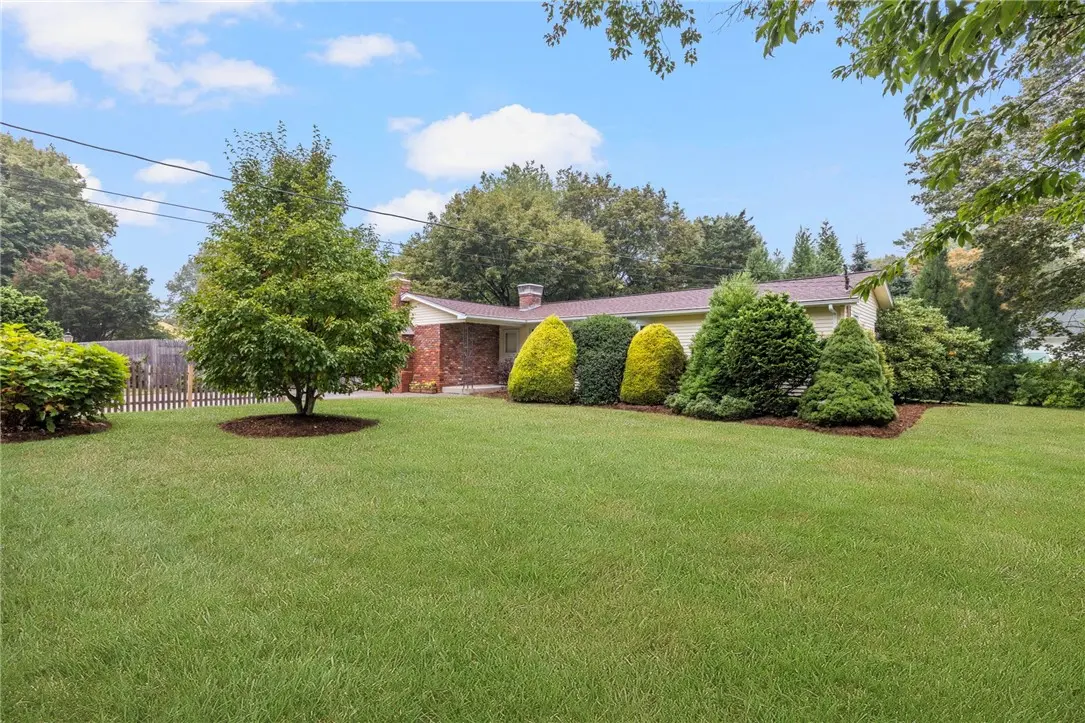 471 Annaquatucket Rd, North Kingstown