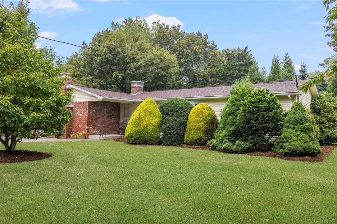 471 Annaquatucket Rd, North Kingstown