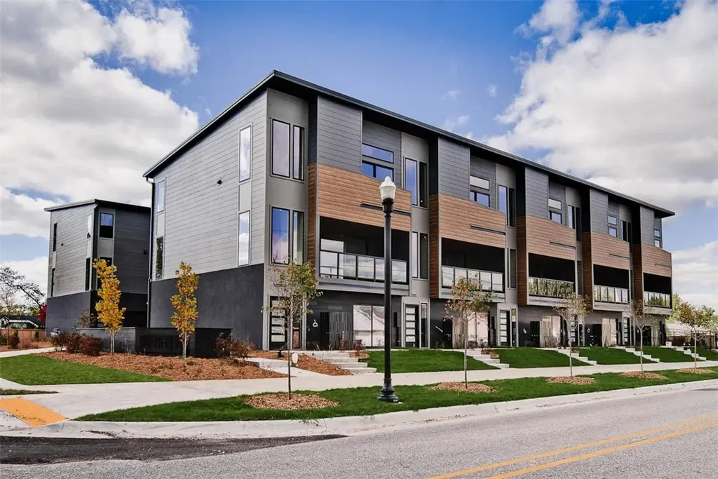 204 Nw 9th Street, Bentonville