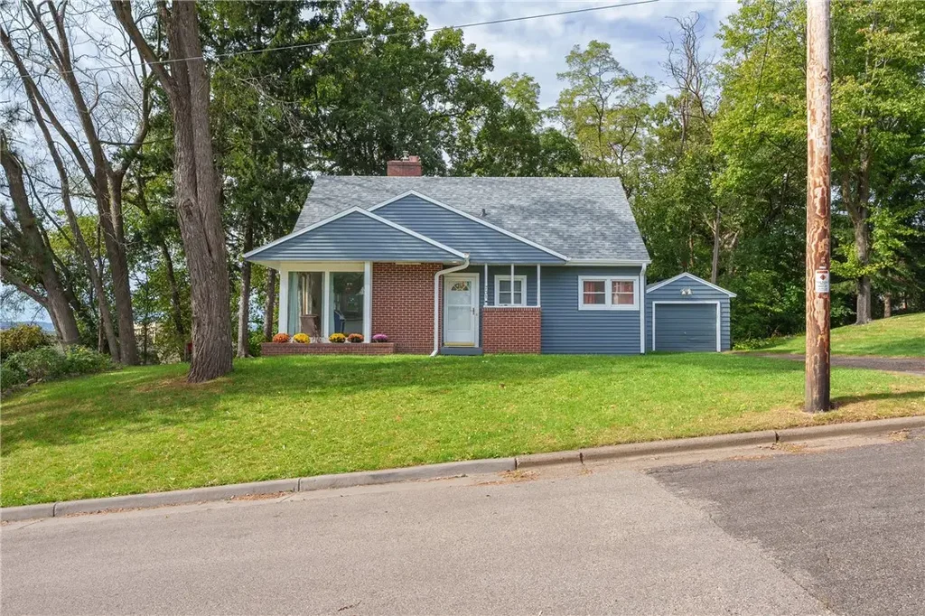 731 Robert Road, Durand