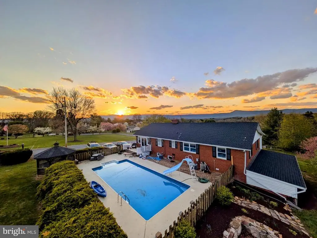 15 Painter St, Luray