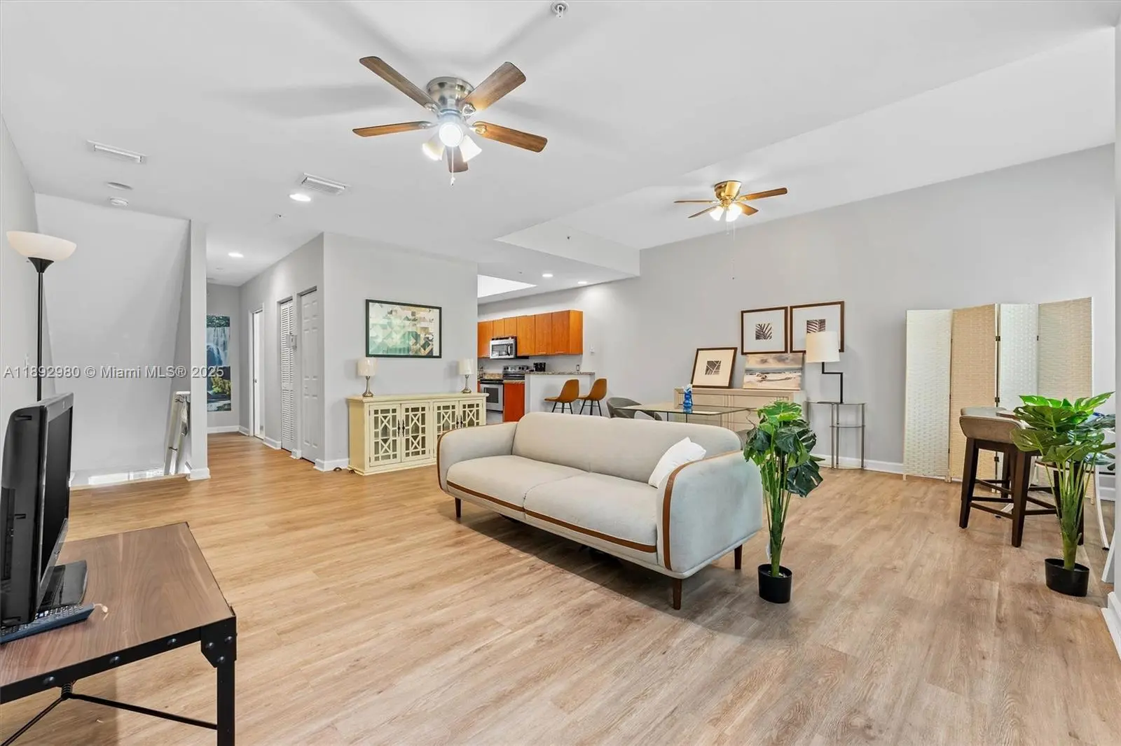 Photo of Listing #A11892980