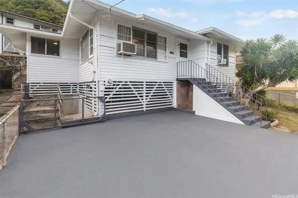 2166 Palolo Avenue, Honolulu