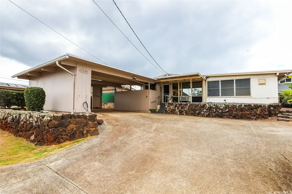 1579 Hoonipo Street, Pearl City