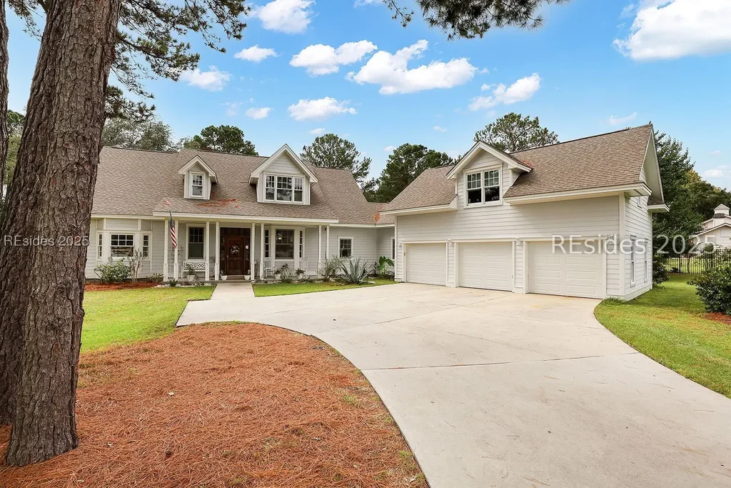 4 Hidden Lake Court, Bluffton