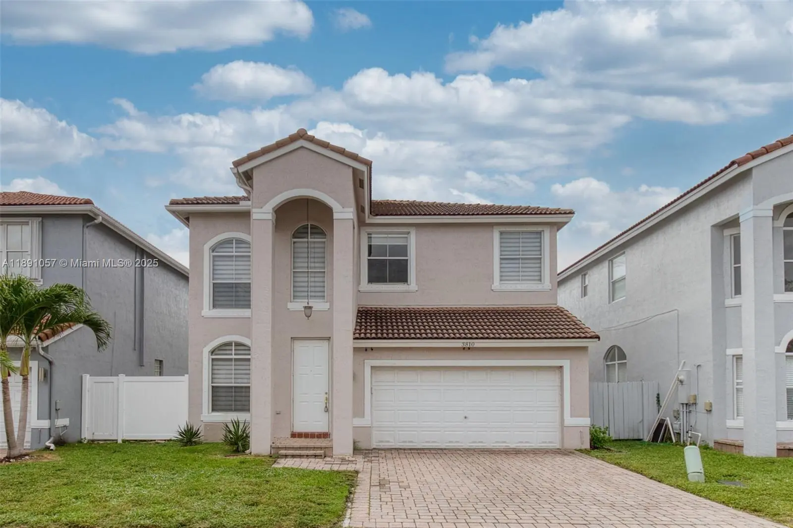 Photo of Listing #A11891057