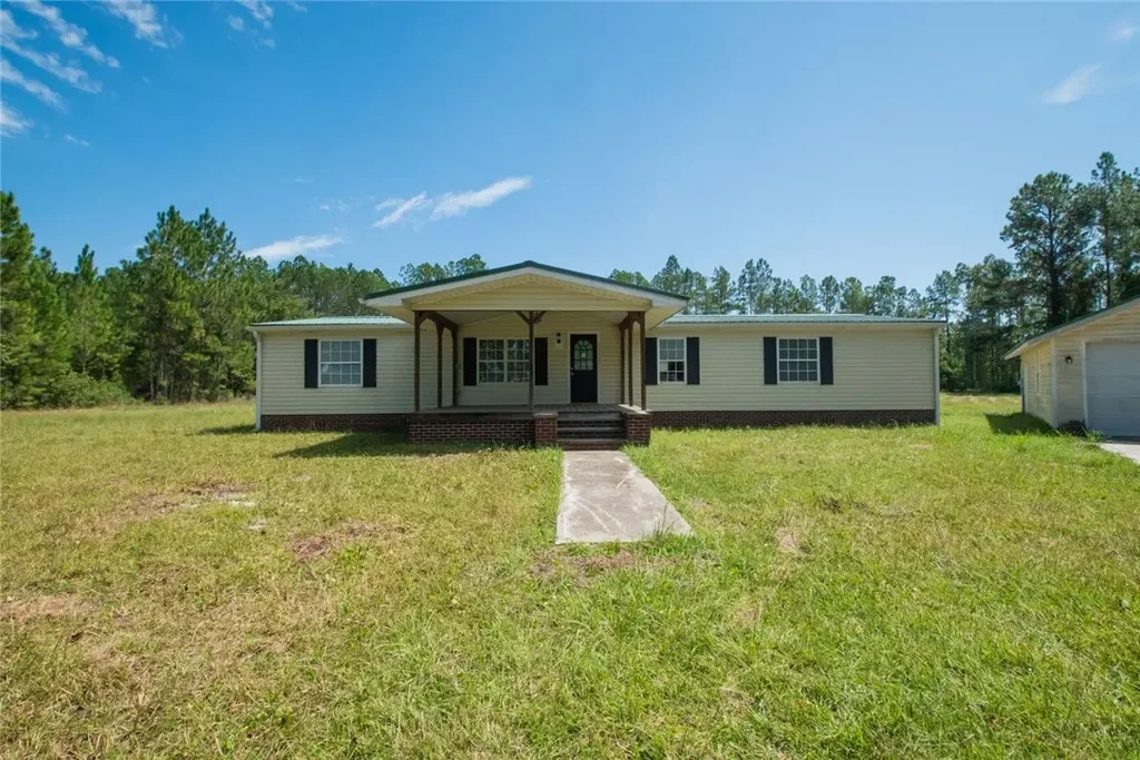 190 Forest Lake Drive, Folkston
