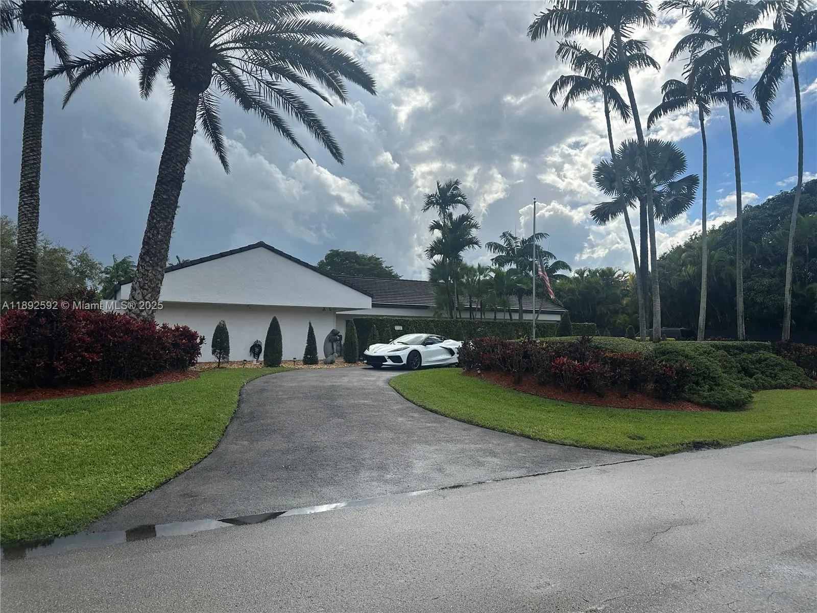 Photo of Listing #A11892592