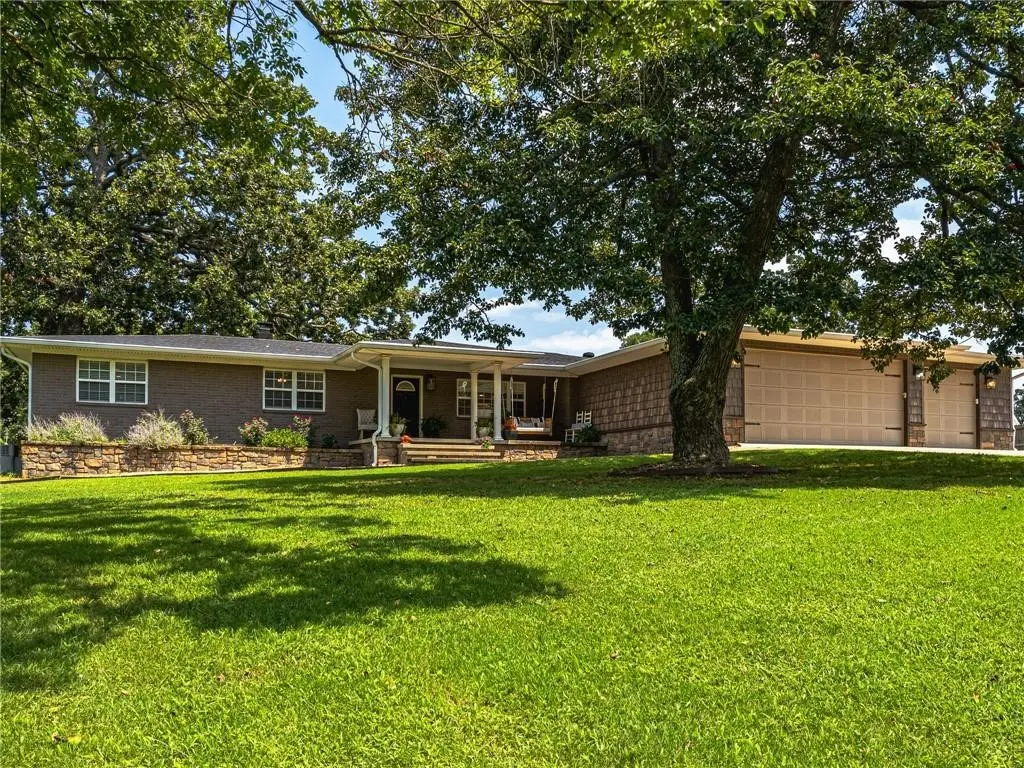 12136 Bedrock Lane, Bentonville