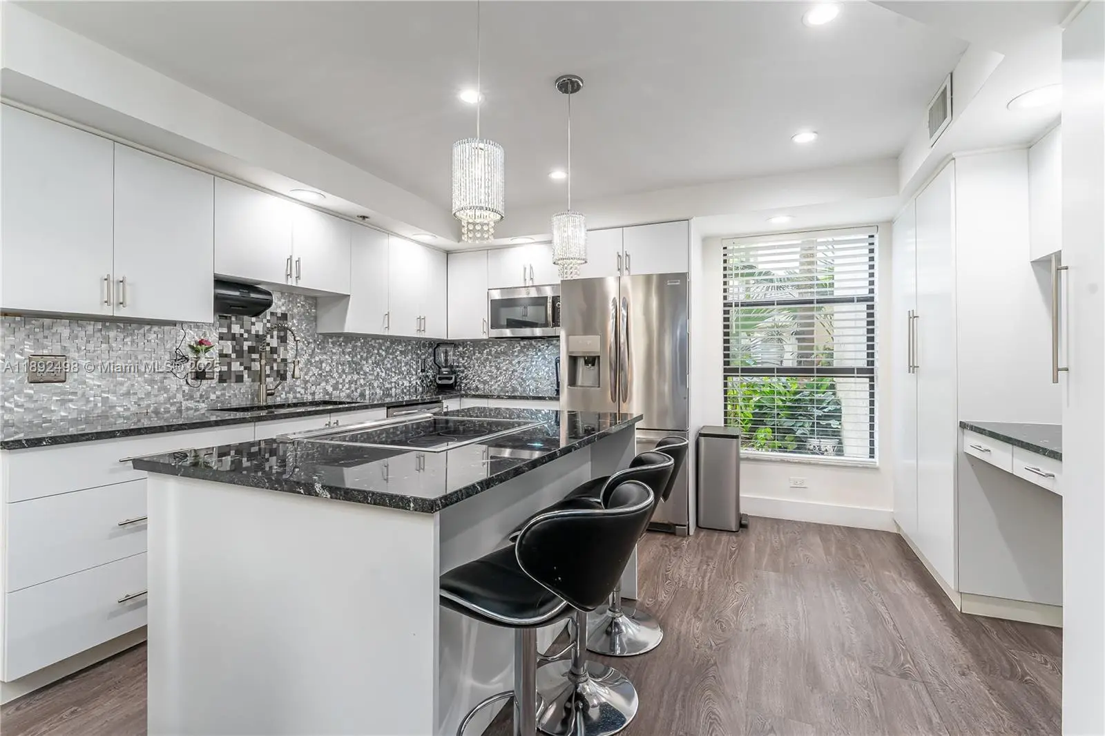 Photo of Listing #A11892498