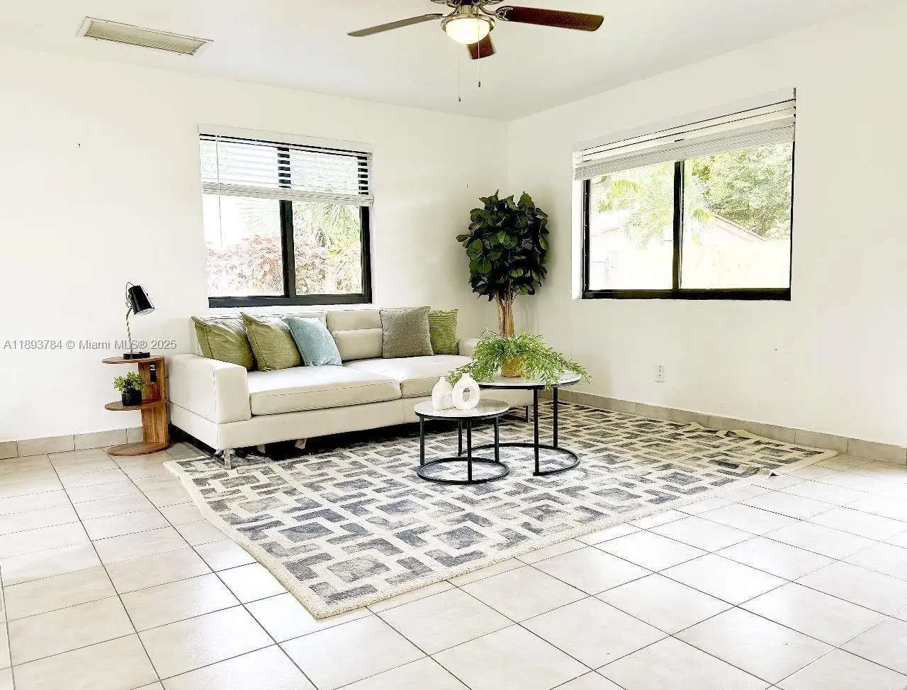 Photo of Listing #A11893784