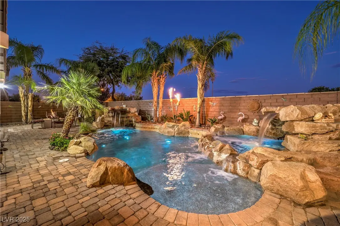 Photo of Listing #2725664