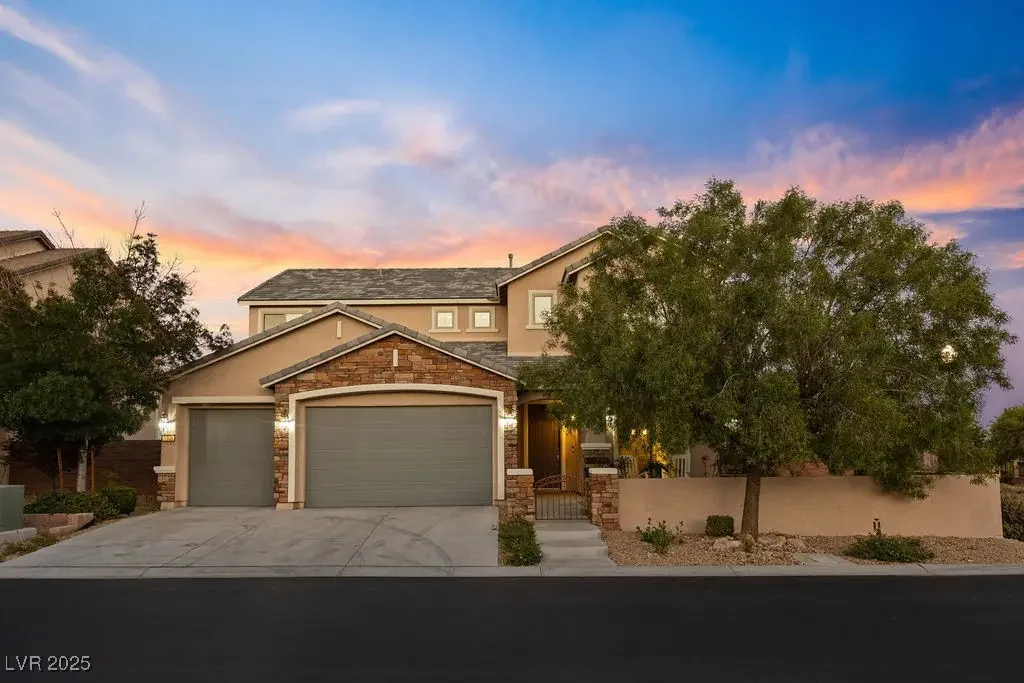 Photo of Listing #2725715