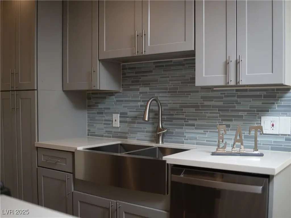 Photo of Listing #2726004