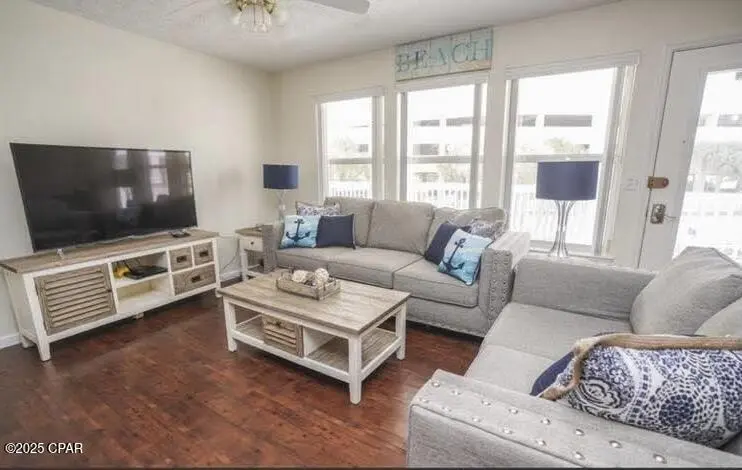 Photo of Listing #780239