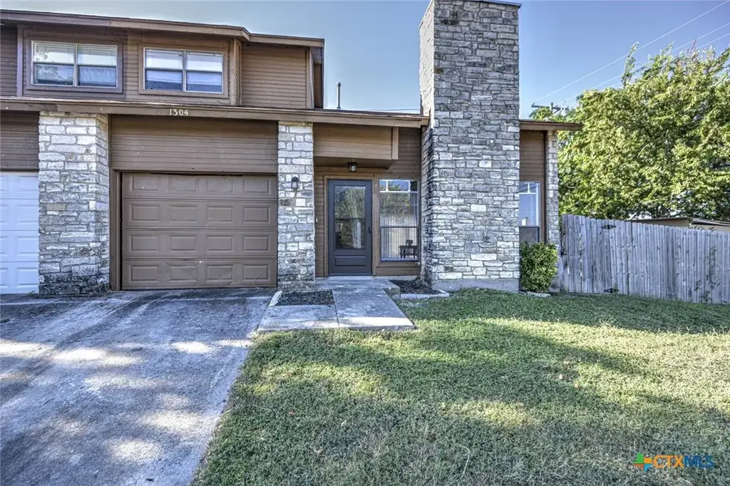 1304 Royal Crest Drive, Killeen
