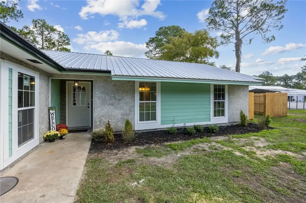 691 Douglas Drive B, St Marys