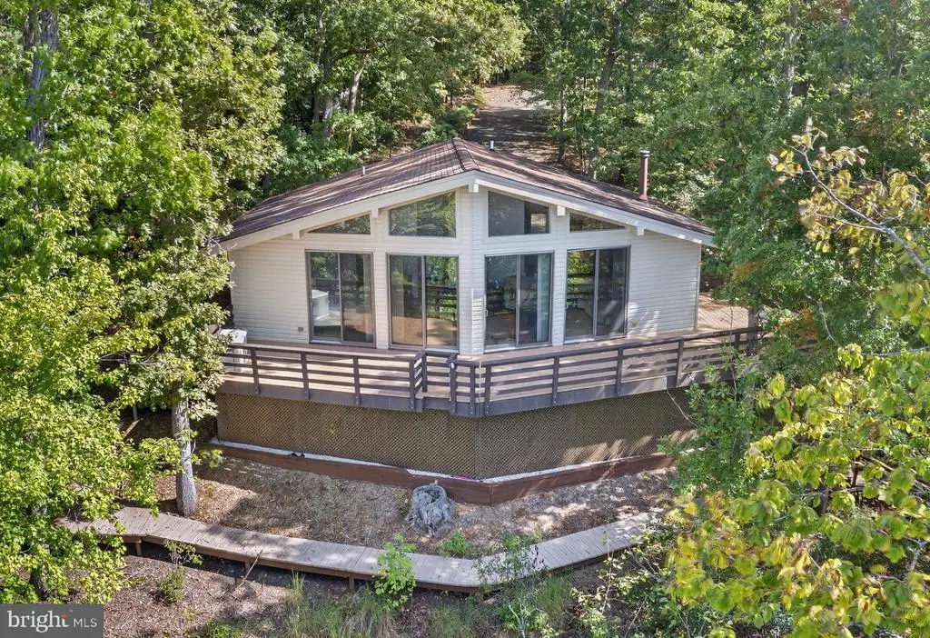 373 Hemlock Ln, Mineral