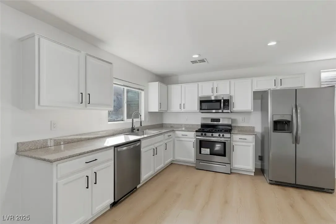 Photo of Listing #2726208