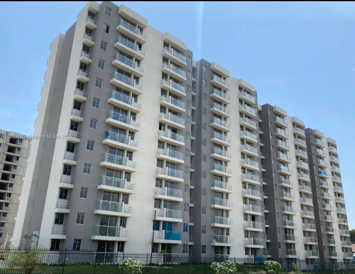 Photo of Listing #A11893587